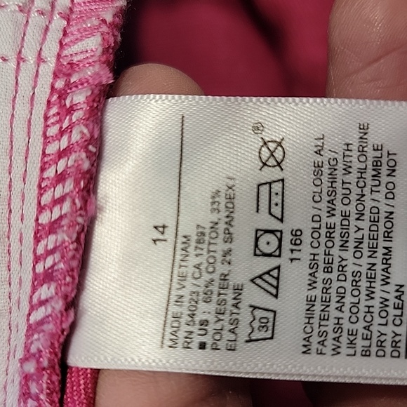 Old Navy Size 14 Hot Pink High Rise "WOW" Shorts, Excellent Used Condition - Picture 10 of 10